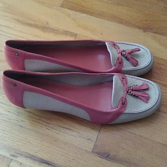 Shoes - Picture 2 of 3